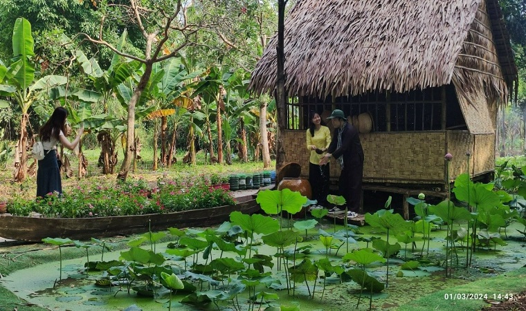 Trải nghiệm làm nông dân tại Xẻo Quít