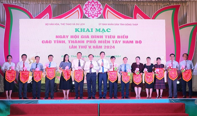 Khai mạc Ngày hội Gia đình tiêu biểu các tỉnh, thành phố miền Tây Nam bộ lần thứ V